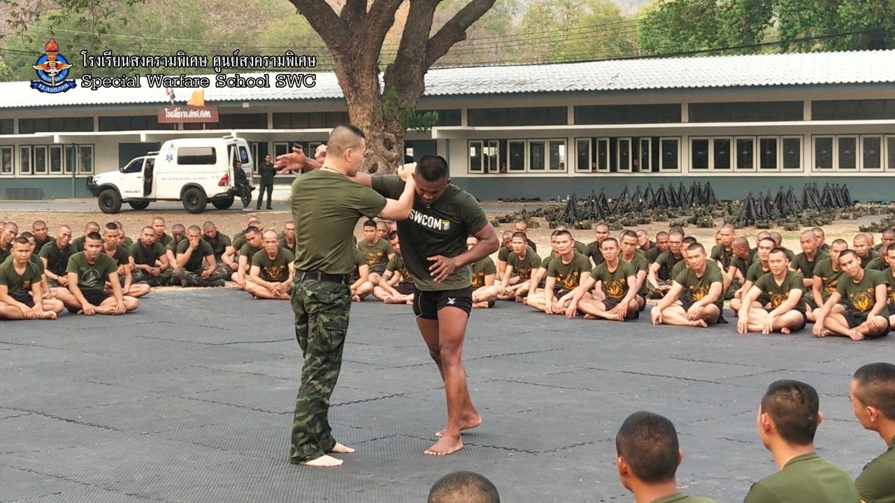 บัวขาว สอนมวยไทยให้นร.ทหาร ก่อนปะทะ หมอภาคย์ 