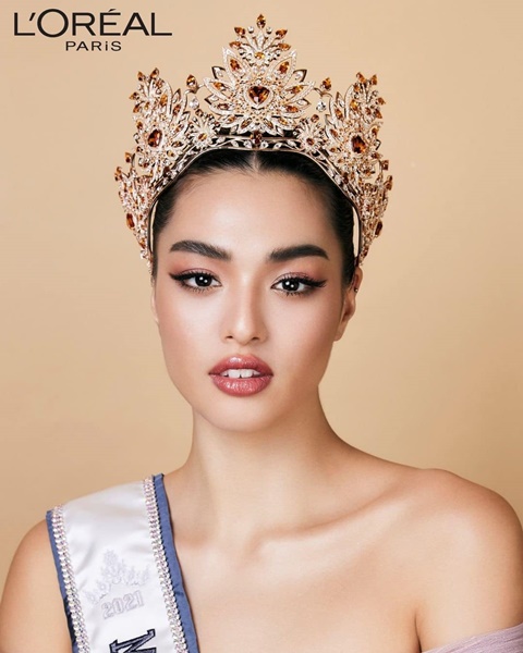 แอนชิลี สก๊อต-เคมมิส พร้อมเดินทางชิงมงสาม ประกวด Miss Universe 2021