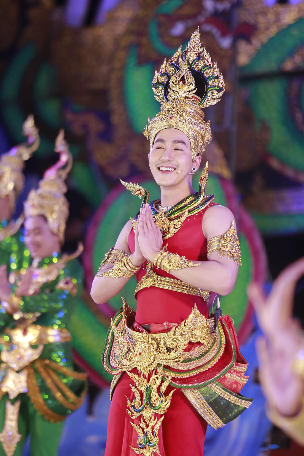 ท้อใจ!! หมอลำนามวิหค เจอลมพายุซัดเวทีพังเสียหายหลายล้าน