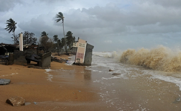 ปภ. เตือน 67 จังหวัด รับมือฝนตกหนัก ลมแรง คลื่นสูง 23 – 25 ก.พ. 68 