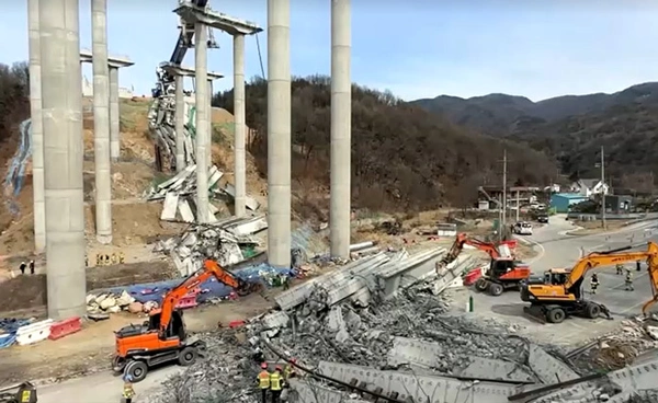 สะพานทางหลวงในเกาหลีใต้พังถล่ม เสียชีวิตแล้ว 4 บาดเจ็บ 6 ราย