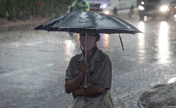 กรมอุตุฯ ประกาศเตือน 14 จังหวัด “ฝนตกหนักมาก” ทุกภาครับมืออากาศแปรปรวน