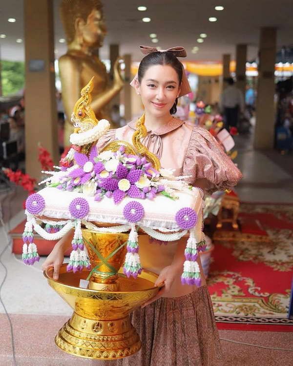 อนุโมทนา เบลล่า ราณี เป็นเจ้าภาพทอดกฐินวัดพระยาสุเรนทร์