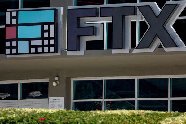 เปิดประวัติแซม แบงก์แมน-ฟรายด์ มหาเศรษฐีผู้ก่อตั้ง FTX ที่ถูกจำคุกในเรือนจำบาฮามาส