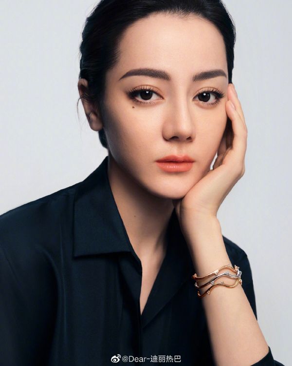 กระแสดราม่า ตี๋ลี่เร่อปา รับช่วงแบรนด์Dior แทน แองเจล่าเบบี้