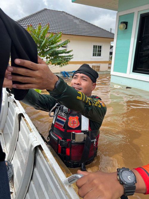 บารมีหลวงปู่นวลช่วยผู้ประสบภัยน้ำท่วมเชียงราย