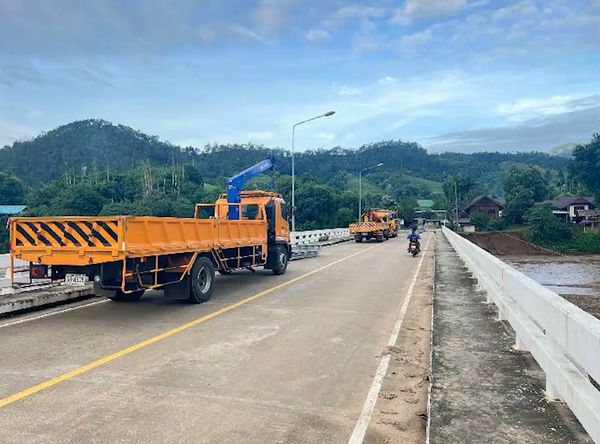 สบเมยอ่วม! น้ำกัดเซาะ สะพานบ้านแม่ทะลุ ไม่สามารถสัญจรผ่านได้