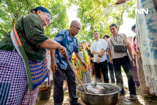 กรมการพัฒนาชุมชน จัดโครงการสอนย้อมสีธรรมชาติ “Color Creation“ เพิ่มมูลค่าสร้างรายได้ เสริมอัตลักษณ์บนผืนผ้า จุดที่ 3 ภาคเหนือ