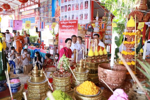 ครอบครัวทำตามความตั้งใจของ อาต้อย เศรษฐา ทำพิธีพุทธาภิเษก เหรียญเศรษฐศิลป์ 