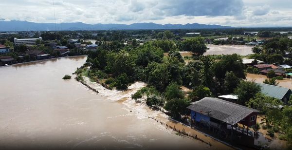 น้ำท่วมสุโขทัย พนังกั้นน้ำแตก - ลำปาง หนักที่สุดในรอบ 13 ปี