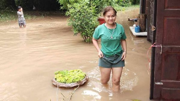 ประมวลภาพน้ำท่วมชุมชนตลาดเก่า จ.ปราจีนบุรี