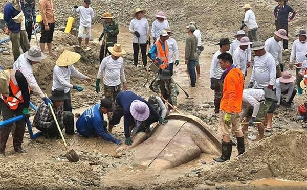 ดรามาขุดเจอ ‘พระพุทธรูปริมฝั่งแม่น้ำโขง’ เปิดมุมมองเซียนพระไทยของเก่า - ของใหม่? 