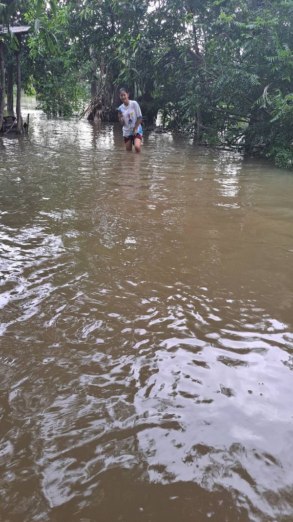 ประมวลภาพน้ำท่วมชุมชนตลาดเก่า จ.ปราจีนบุรี