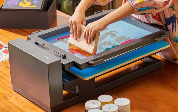 xTool Screen Printer  รวมมิตรเครื่องมือสร้างธุรกิจสกรีนเสื้อครบจบแบบ 3 in 1