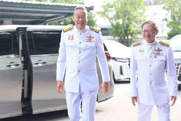 ประมวลภาพ “แพทองธาร” เข้าพิธีรับพระบรมราชโองการโปรดเกล้าฯ เป็นนายกรัฐมนตรี