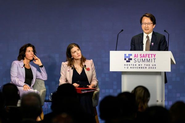 “จีน” ยอมจับมือ “อเมริกา” หาวิธีรับมือความเสี่ยงเอไอในงาน “AI Safety Summit” 