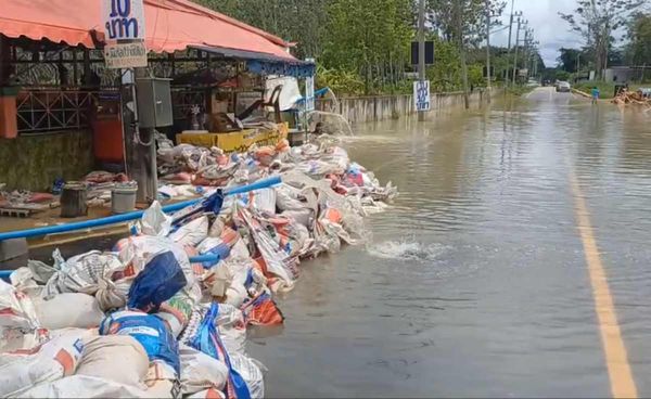 ฝนกระหน่ำภูเก็ต-น้ำท่วมขัง นทท.ต้องเผื่อเวลาไปสนามบิน 2-3 ชั่วโมง