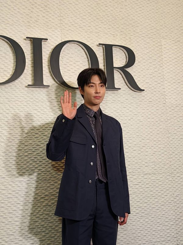 เปิดภาพหนุ่มหล่อ ฮวังอินยอบ ร่วมงานแบรนด์ Dior ที่ประเทศไทย (มีคลิป)