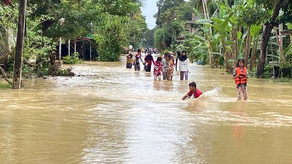 นราธิวาสอ่วม! ฝนถล่ม น้ำท่วมขยายวงกว้างแล้ว 7 อำเภอ