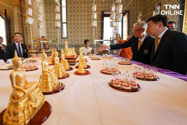 จัดสร้าง พระพุทธรูปทองคำ สมทบทุนสร้างอาคารโรงพยาบาลรามาธิบดีแห่งใหม่