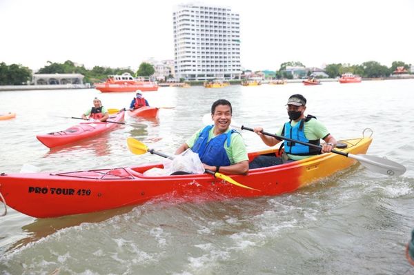 ชัชชาติ ปลูกต้นไม้ พายเรือเก็บขยะวันสิ่งแวดล้อมโลก 2565