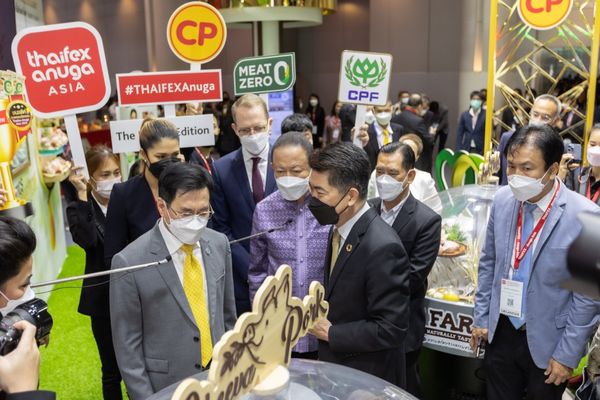 รองนายกฯ จุรินทร์ ชมบูธ CPF โชว์นวัตกรรมอาหารเพื่ออนาคต ในงาน THAIFEX-ANUGA ASIA 2022 