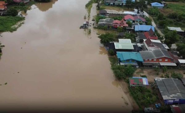 น้ำเจ้าพระยาทะลักท่วมชุมชนท่าอิฐ-ชุมชนวัดตะกู