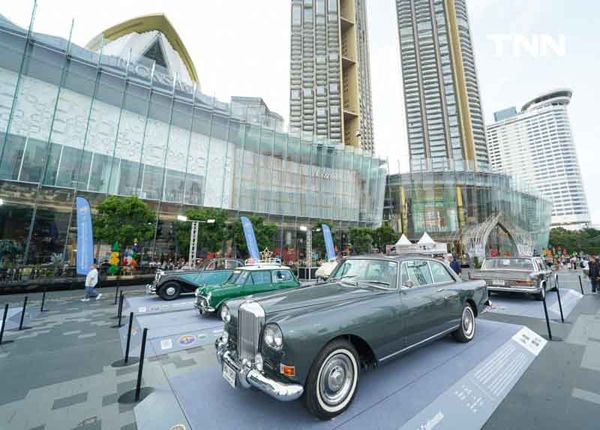 สัมผัสตำนานรถโบราณ ริมเจ้าพระยา ในงาน “ICONSIAM VINTAGE CAR SHOW”