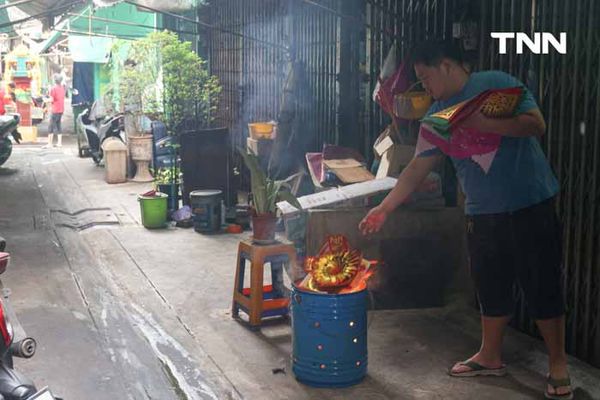 ชาวไทยเชื้อสายจีน ไหว้บรรพบุรุษเนื่องในวันตรุษจีนที่ตลาดน้อย