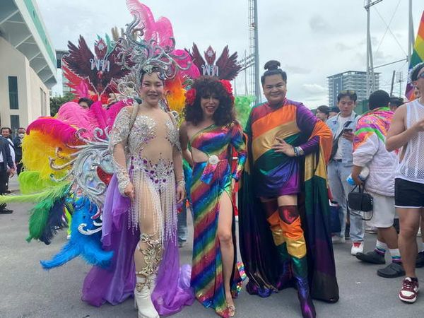 สะบัดธงแห่งความเท่าเทียม อิงฟ้า-ชาล็อต นำทัพ LGBTQIAN+ ร่วมงาน Bangkok Pride Festival 2024