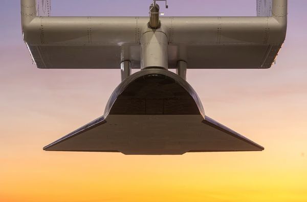 เครื่องบินยักษ์จาก Stratolaunch ทดสอบบรรทุกเครื่องบินไฮเปอร์โซนิกสำเร็จ