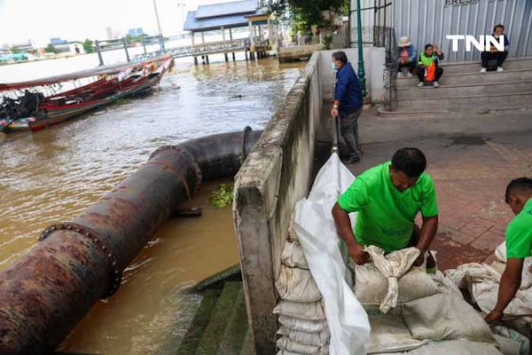 ”ชัชชาติ“ ลงเรือตรวจแนวคันกันน้ำ เตรียมรองรับน้ำเหนือลงมาถึงพื้นที่ กทม.