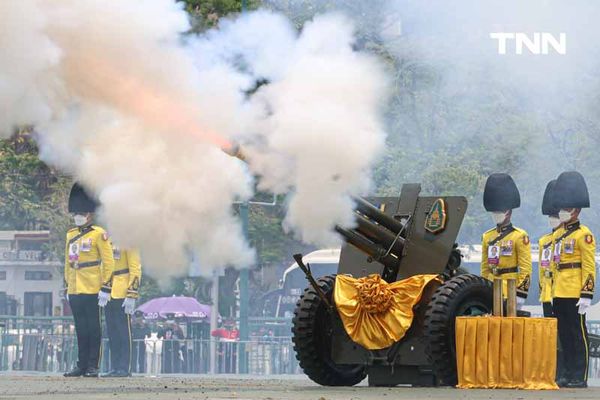 ยิงสลุตหลวง จำนวน 21 นัด เฉลิมพระเกียรติเนื่องในโอกาสวันฉัตรมงคล