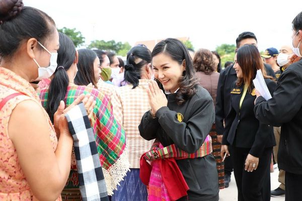 รมช.แรงงาน ลงพื้นที่จ.อำนาจเจริญ ผลักดันทำเกษตรแนวใหม่