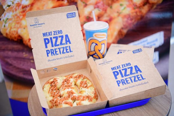 MEAT ZERO X Auntie Anne's ชูเมนูพิเศษ “Meat Zero PIZZA PRETZEL”