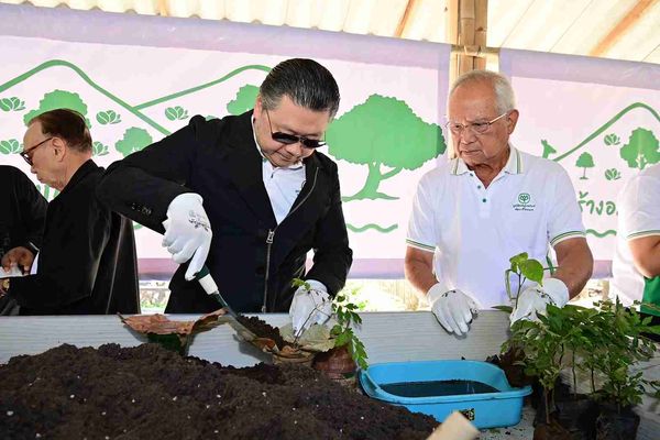 โครงการ “อมก๋อยโมเดล” มูลนิธิเจริญโภคภัณฑ์พัฒนาชีวิตชนบท “สร้างอมก๋อยน่าอยู่ คู่ป่าต้นน้ำ” อ.อมก๋อย จ.เชียงใหม่ 