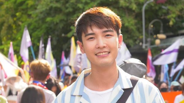 พลัสเตอร์ ร่วมเดินขบวน Bangkok Naruemit Pride Parade 2022 (มีคลิป)