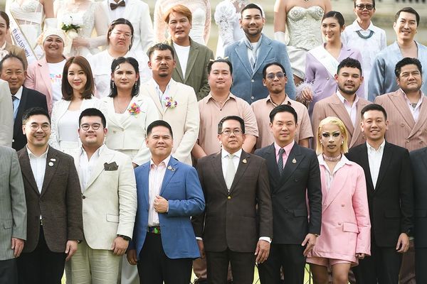 เปิดทำเนียบฯ ถ่ายภาพประวัติศาสตร์ “สมรสเท่าเทียม” ธงสีรุ้งปักลงบนประเทศไทย