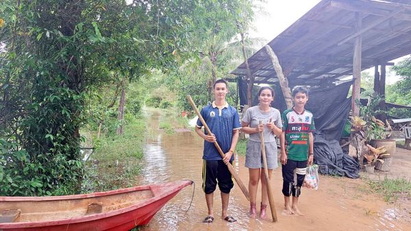 ประมวลภาพน้ำท่วมชุมชนตลาดเก่า จ.ปราจีนบุรี