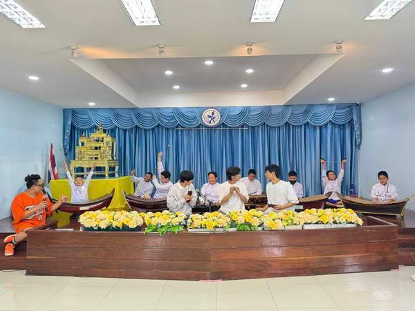 พี่จอง คัลแลน นำทีมบริจาค 2 ล้านให้น้องๆ ร.ร.ปัญญาวุฒิกร พร้อมส่งความสุข วันเด็ก