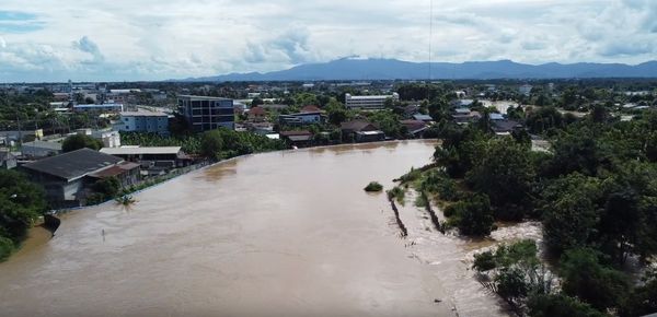 รัฐบาลสั่งเร่งสำรวจความเสียหายน้ำท่วม มอบถุงยังชีพ-ช่วยเหลือค่าซ่อมแซมบ้าน