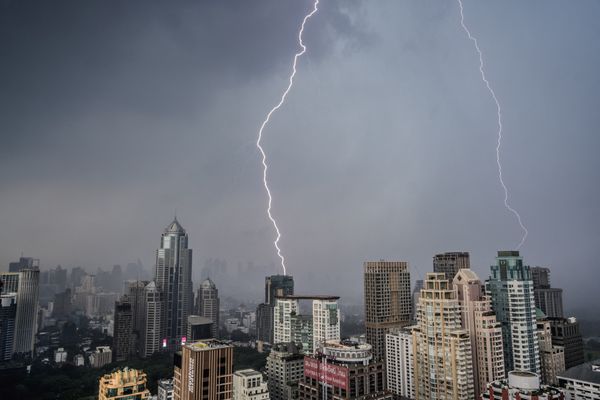 แนะนำวิธีใช้ ไฟฟ้า อย่างถูกต้องและปลอดภัยช่วงฤดูฝน-พายุฤดูร้อนถล่ม!