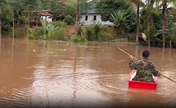 น้ำป่าทะลักต้นน้ำเลย ท่วมหมู่บ้านตีนภูหลวง