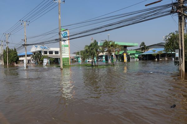 สรุปสถานการณ์ เขื่อนเจ้าพระยา 20 ต.ค. ระบายน้ำลดลง-เหนือเขื่อนยังอ่วม