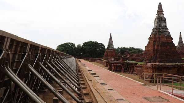 พระนครศรีอยุธยา เสริมเขื่อนริมเจ้าพระยา ป้องกันน้ำท่วมโบราณสถาน