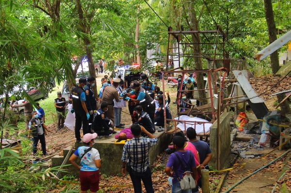 ชาวบ้านขึ้นกระเช้า ร่วมทำบุญสงกรานต์ สลิงขาดร่างร่วงกระแทกพื้น ดับ 2 เจ็บ 3