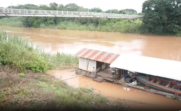 น้ำป่าเซาะคันคลองประตูระบายน้ำขาด ที่ จ.พิจิตร