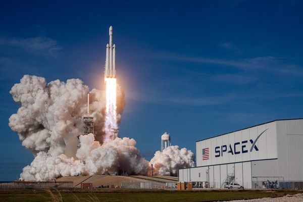 SpaceX สามารถปล่อยดาวเทียม Starlink ให้อยู่ใกล้โลกมากขึ้นได้แล้ว