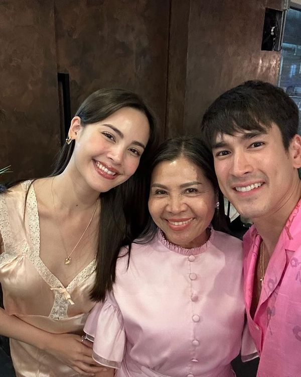 สองครอบครัวฉลองยินดี ณเดชน์ - ญาญ่า เตรียมสละโสด ธีมสีชมพูหวานเจี๊ยบ!!