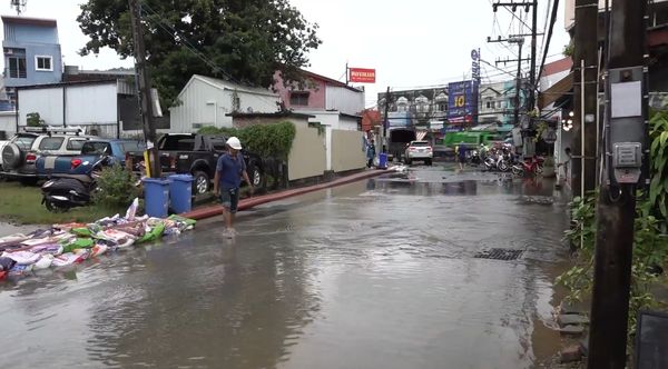 เปิดภาพ น้ำท่วมภูเก็ต ซอยพะเนียง สุดช้ำหนักสุดในรอบ 30 ปี 